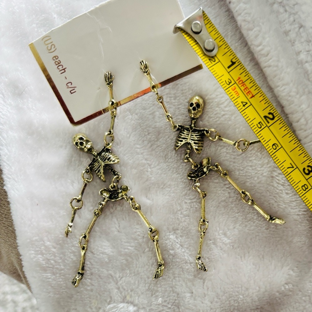 🗺️ Realistic Edgy Gold Skeleton Drop Earrings, Bones all Linked Together Pierced